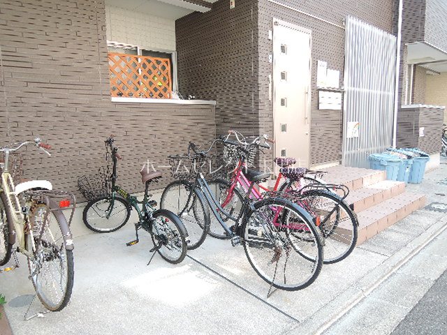 ピークショア玉出駅前 駐車場