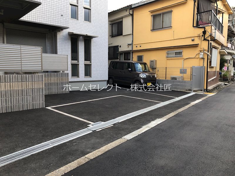 ユアメゾン粉浜駅前 駐車場