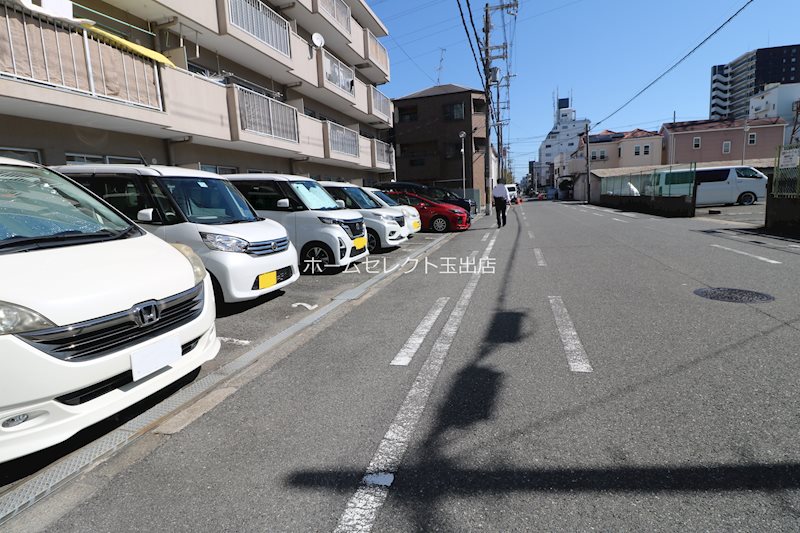 おりおのサニーハイツ 駐車場
