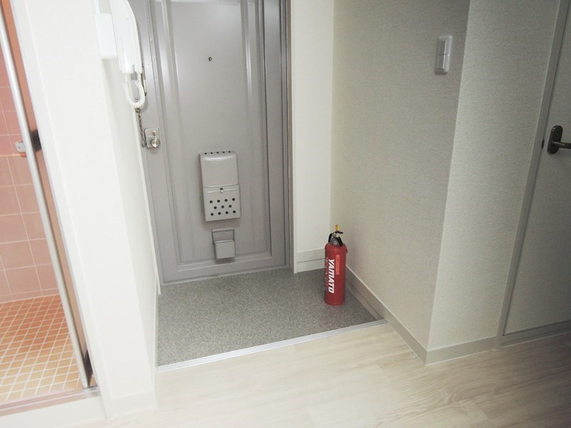 石神マンション 玄関