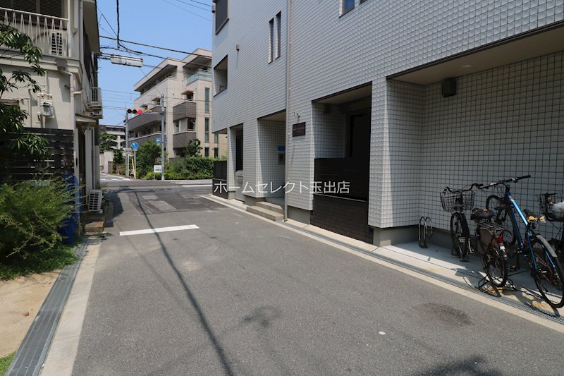MAIKA‘I　TEZUKAYAMA 庭