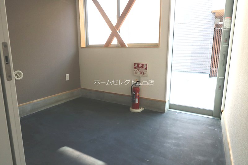 Court　and　Roji福Ⅱ  玄関