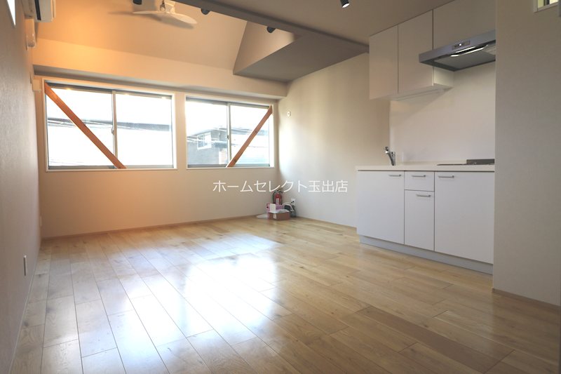 Court　and　Roji福Ⅱ  リビング