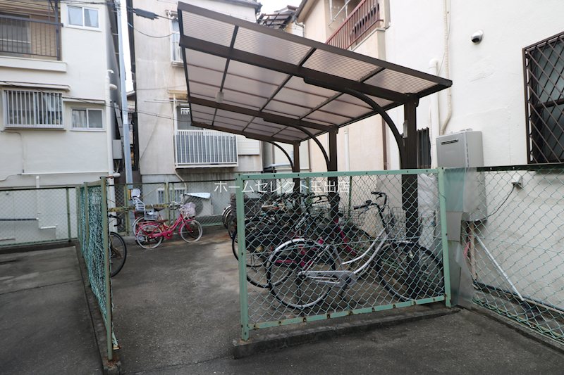 セジュール粉浜 駐車場