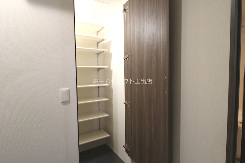 ロイジェント住之江公園 玄関
