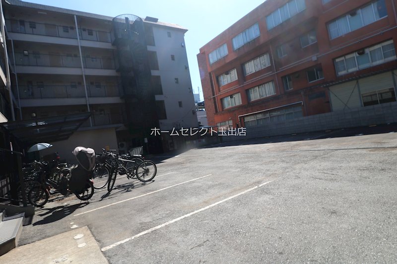 大阪府大阪市西成区南津守７丁目 駐車場