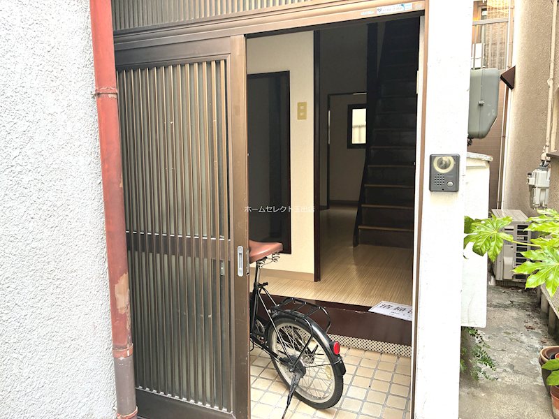 玉出東2丁目戸建 エントランス