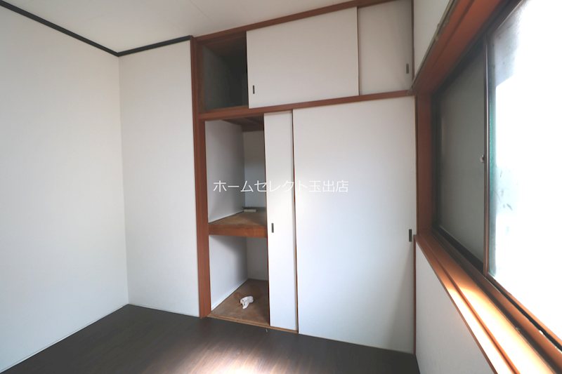 南津守4丁目駐車場付戸建 収納