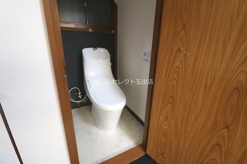 南津守4丁目駐車場付戸建 トイレ