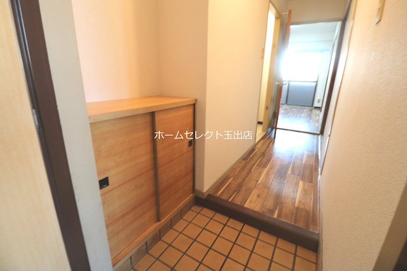 北畠西清川ビル 玄関