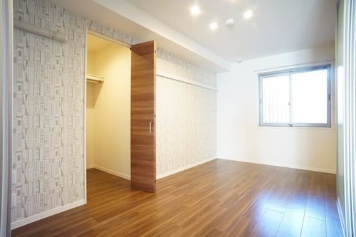 トワエモワ    ベッドルーム