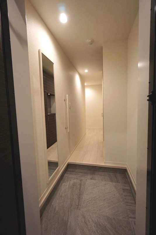 ウェストラヴィーヌ 玄関