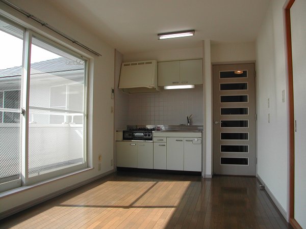 フェリース別所沼公園【別所沼公園まで徒歩１分と住環境良好♪】  リビング