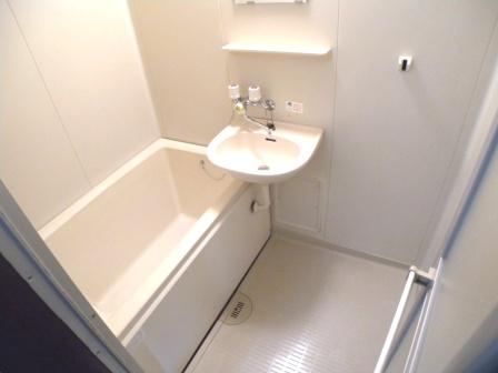 フェリース別所沼公園【別所沼公園まで徒歩１分と住環境良好♪】  風呂画像