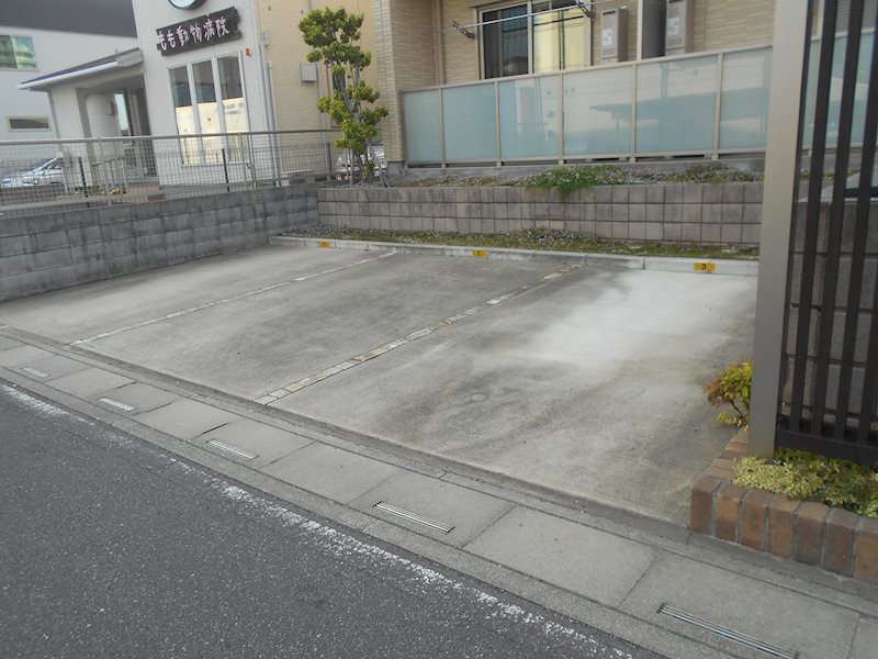 ウィストリア 駐車場