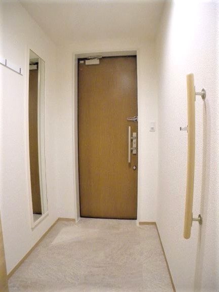 プルースⅡ   玄関