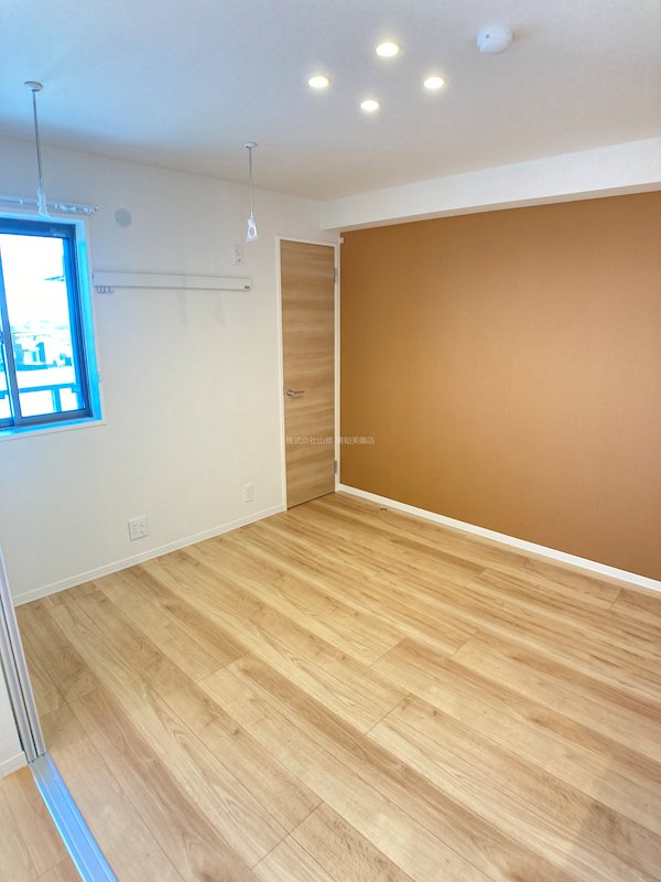 エペリ・メゾン ベッドルーム