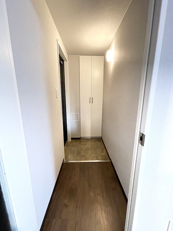 モンターナ南浦和 玄関