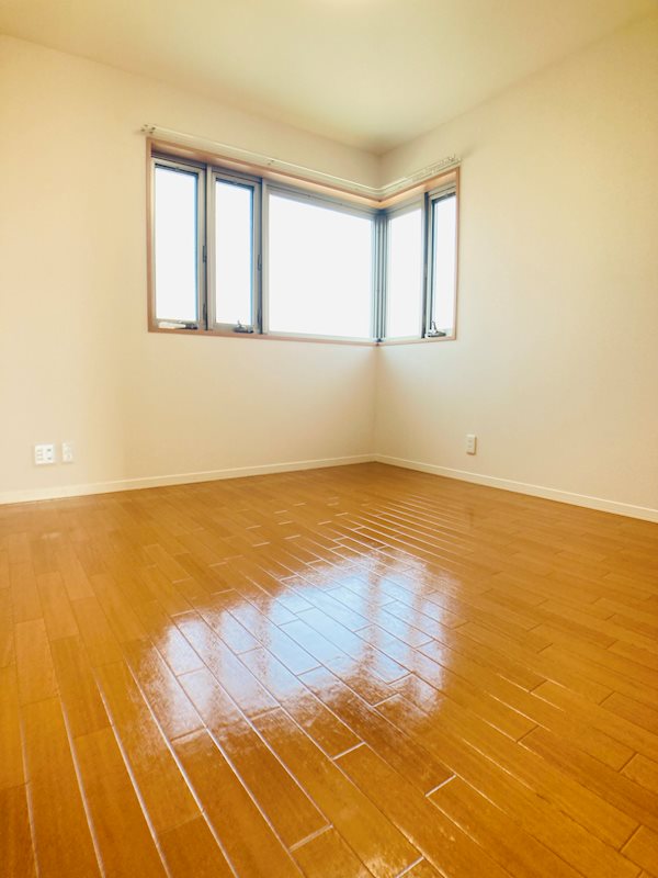 ロイヤル サルーン タケオⅡ ベッドルーム