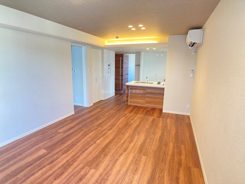 ウィズプラス浦和美園　ウエストC棟    リビング