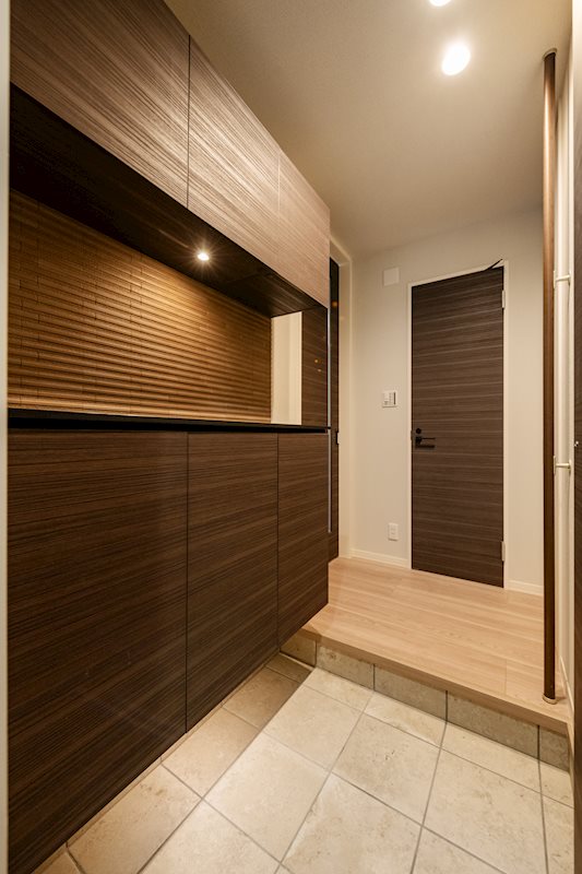 ウィズプラス浦和美園　ウエストC棟    玄関