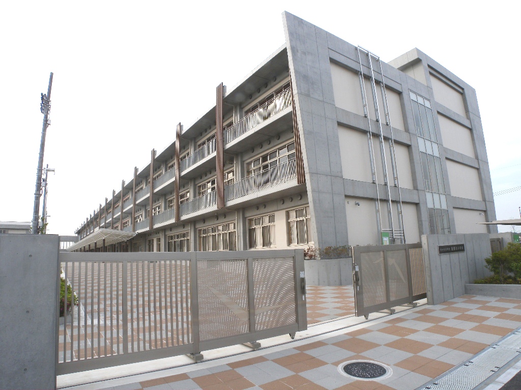 ウィズプラス浦和美園　ウエストD棟      小学校