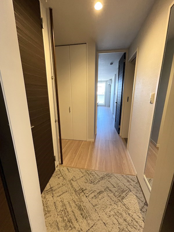 ウィズプラス浦和美園　ウエストD棟        玄関