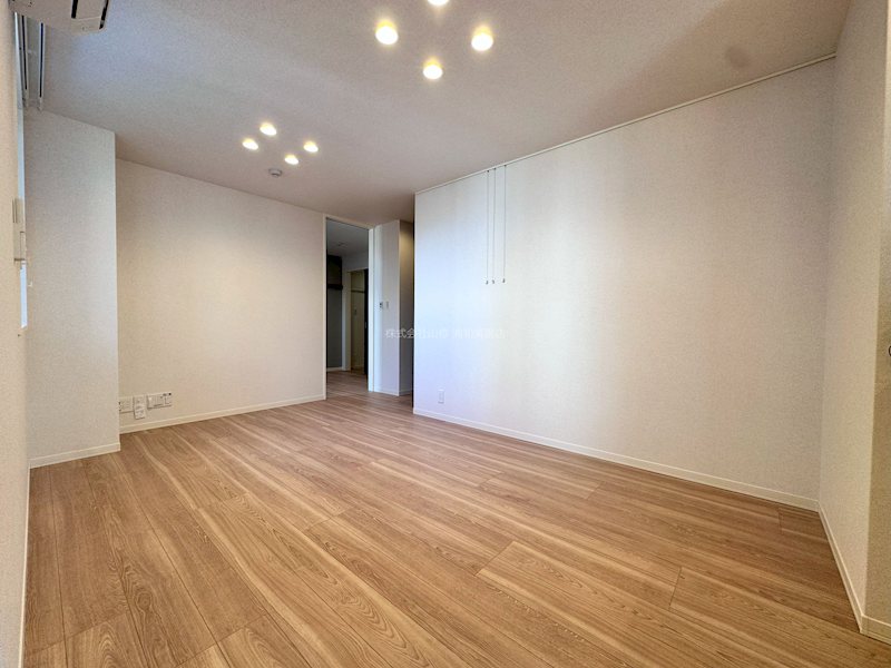 シモン イースト ミソノ その他1