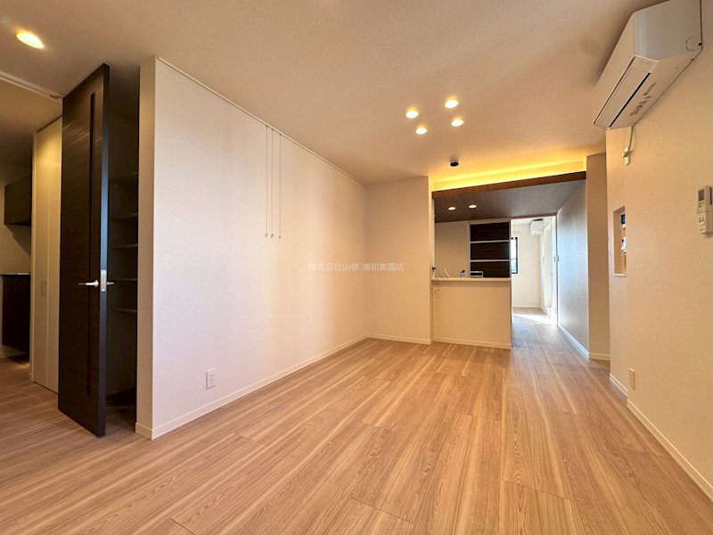 シモン イースト ミソノ リビング