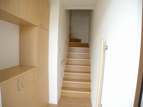 メゾンドリリー 玄関