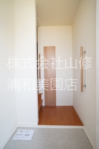 ロイヤル サルーン タケオⅡ 玄関