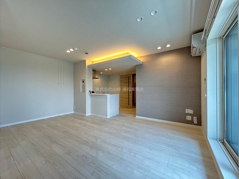 カムイ　チセ リビング