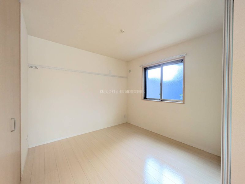 ロイヤル サルーン タケオⅡ ベッドルーム