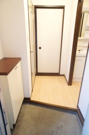 サニーハイツ弐番館【積水ハウス施工♪追い焚き、独立洗面化粧台付】  玄関