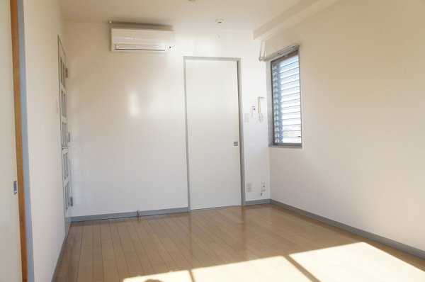 ネオ中ハイツ【２ＬＤＫ賃貸マンション】 リビング