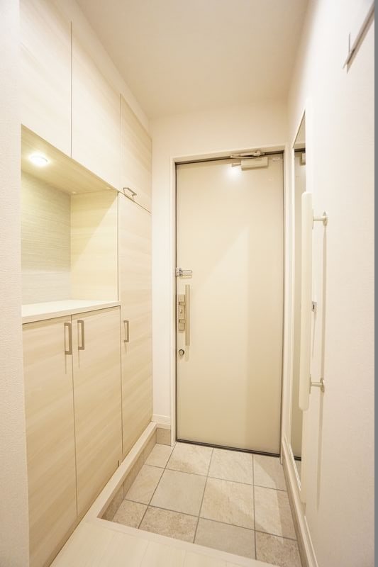 エレベジオ 玄関