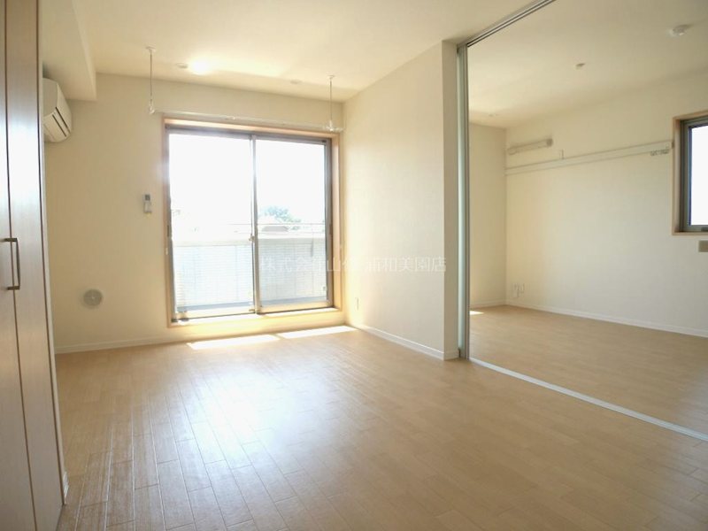 ラ・レーヌ美園 リビング