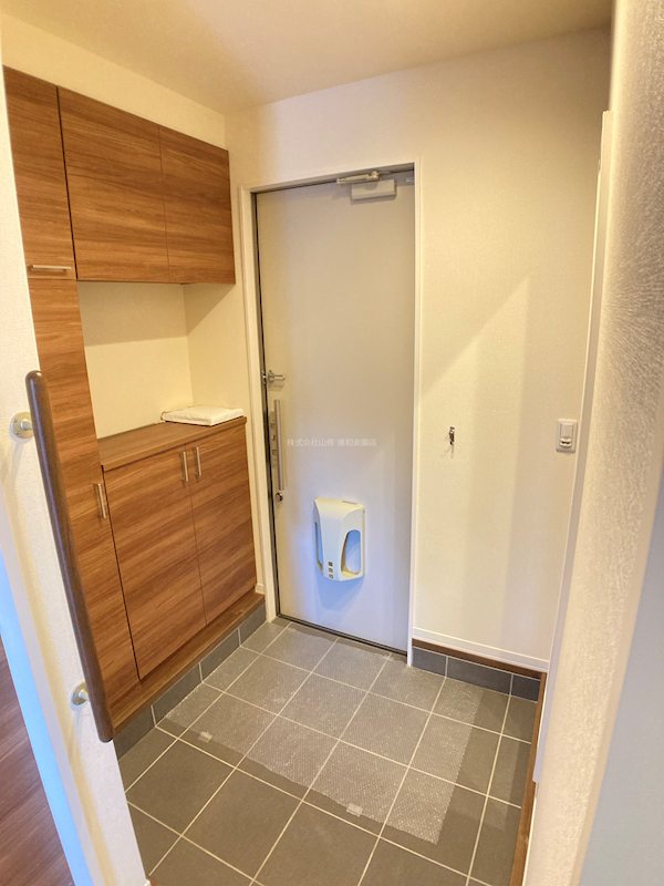 アンビエラ  玄関