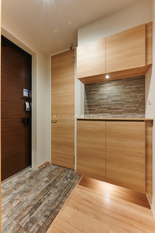 ウィズプラス浦和美園ウエスト　A棟 玄関