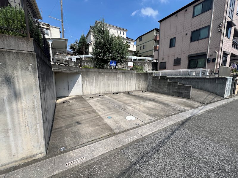 プリムヴェール 駐車場