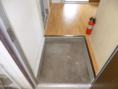 稲村アパート 玄関