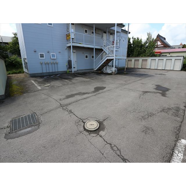 サンハイツ２ 駐車場