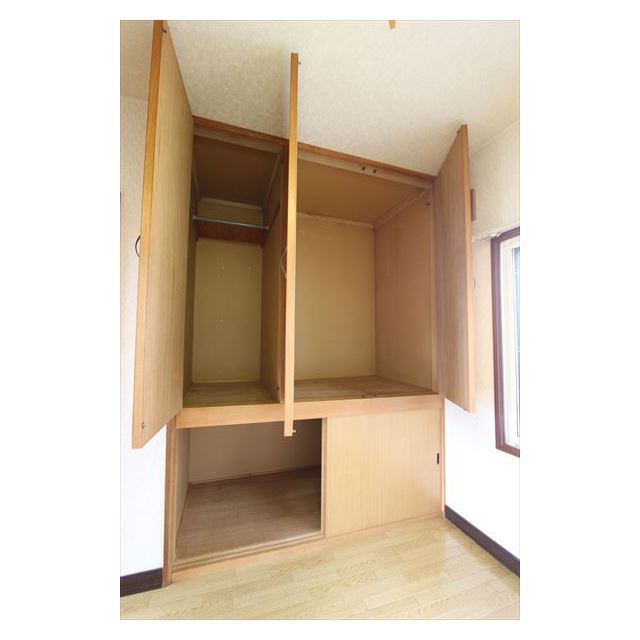 コーポ南仲町 収納