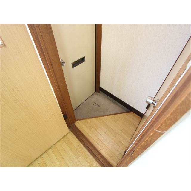 コーポ南仲町 玄関