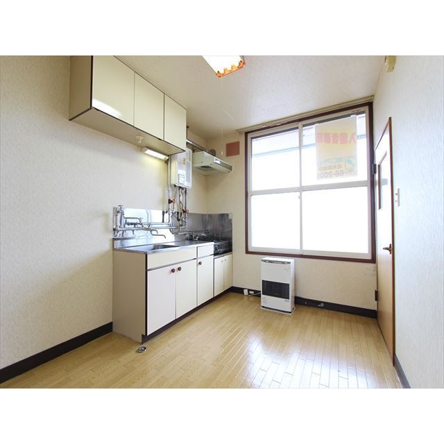 コーポ南仲町 リビング