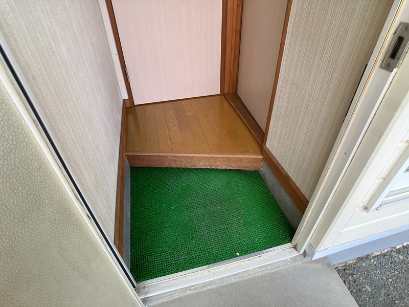 東陵ハイツ 玄関