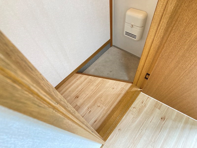 第７日研ハイツ 玄関