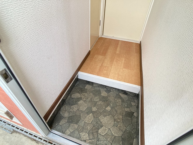 エデンとん田東町壱番館 玄関