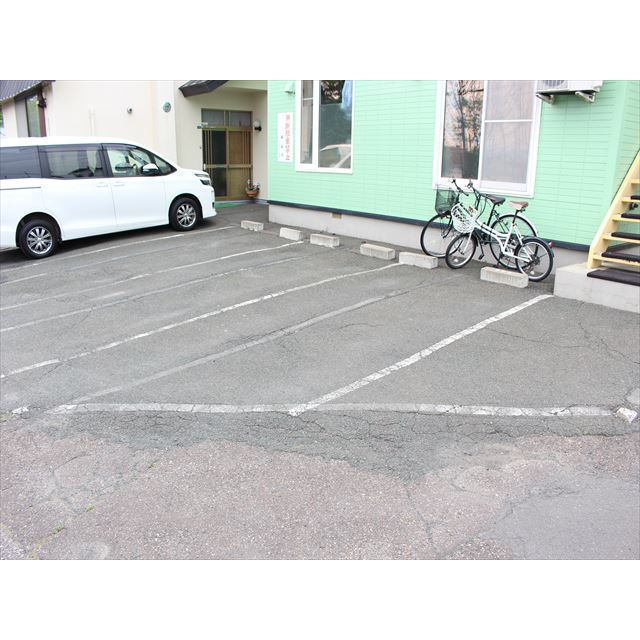 コーポピュア 駐車場