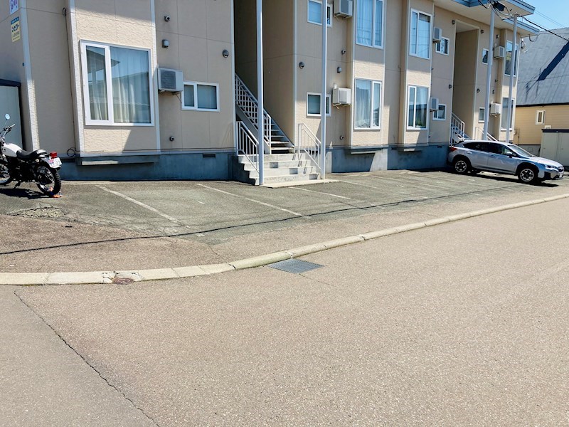 ナセール高栄 駐車場